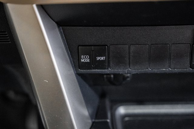 Used 2015 Toyota RAV4 XLE image 23