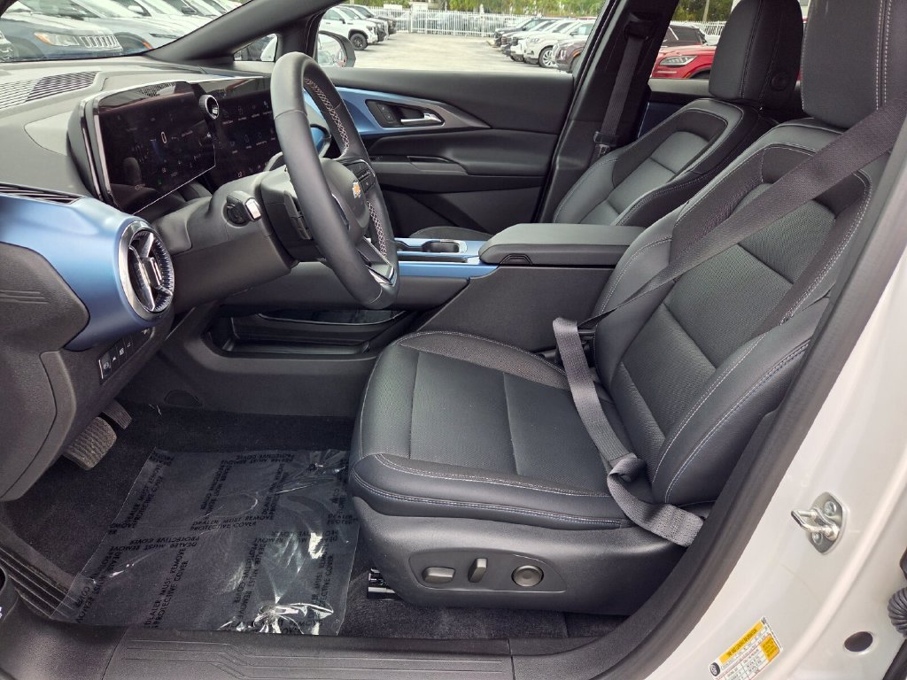 Certified 2024 Chevrolet Equinox EV LT FWD image 5