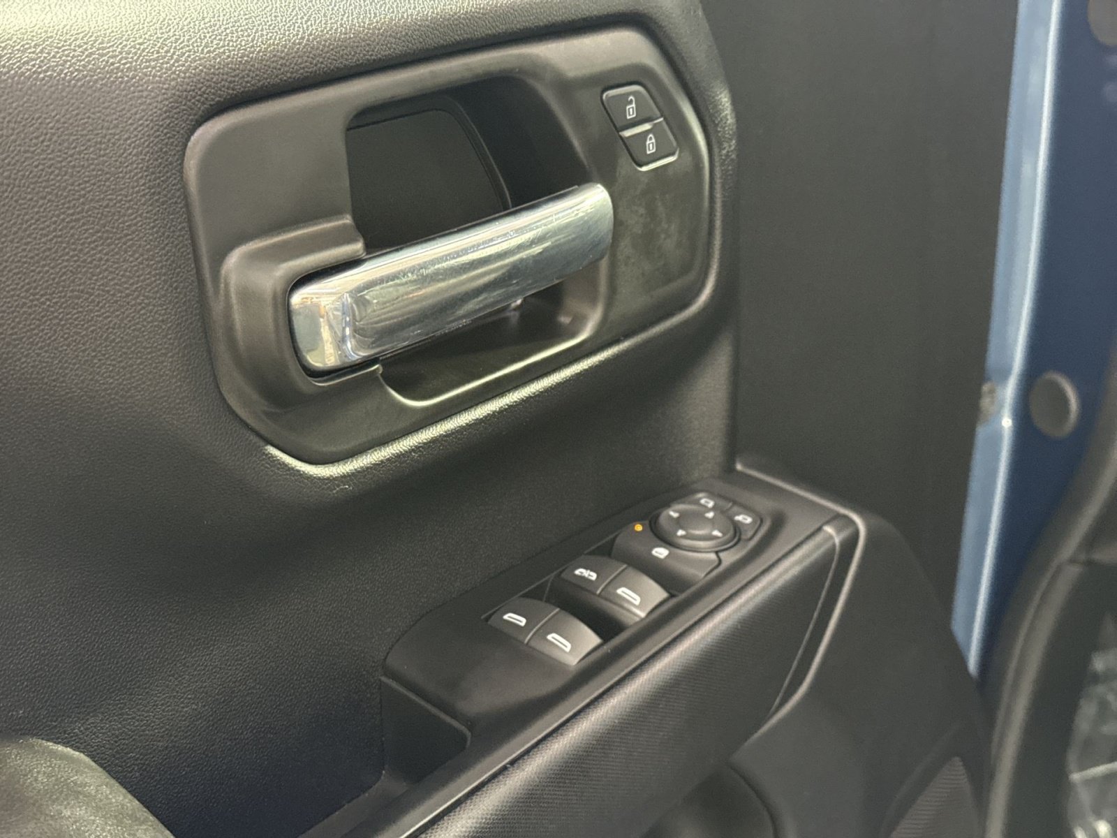 Used 2024 Chevrolet Silverado 1500 Custom w/ LPO, Dark Essentials Package AWD/4WD image 16