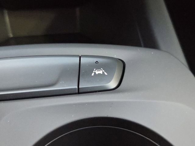 New 2026 Chevrolet Trax RS w/ Sunroof Package image 31