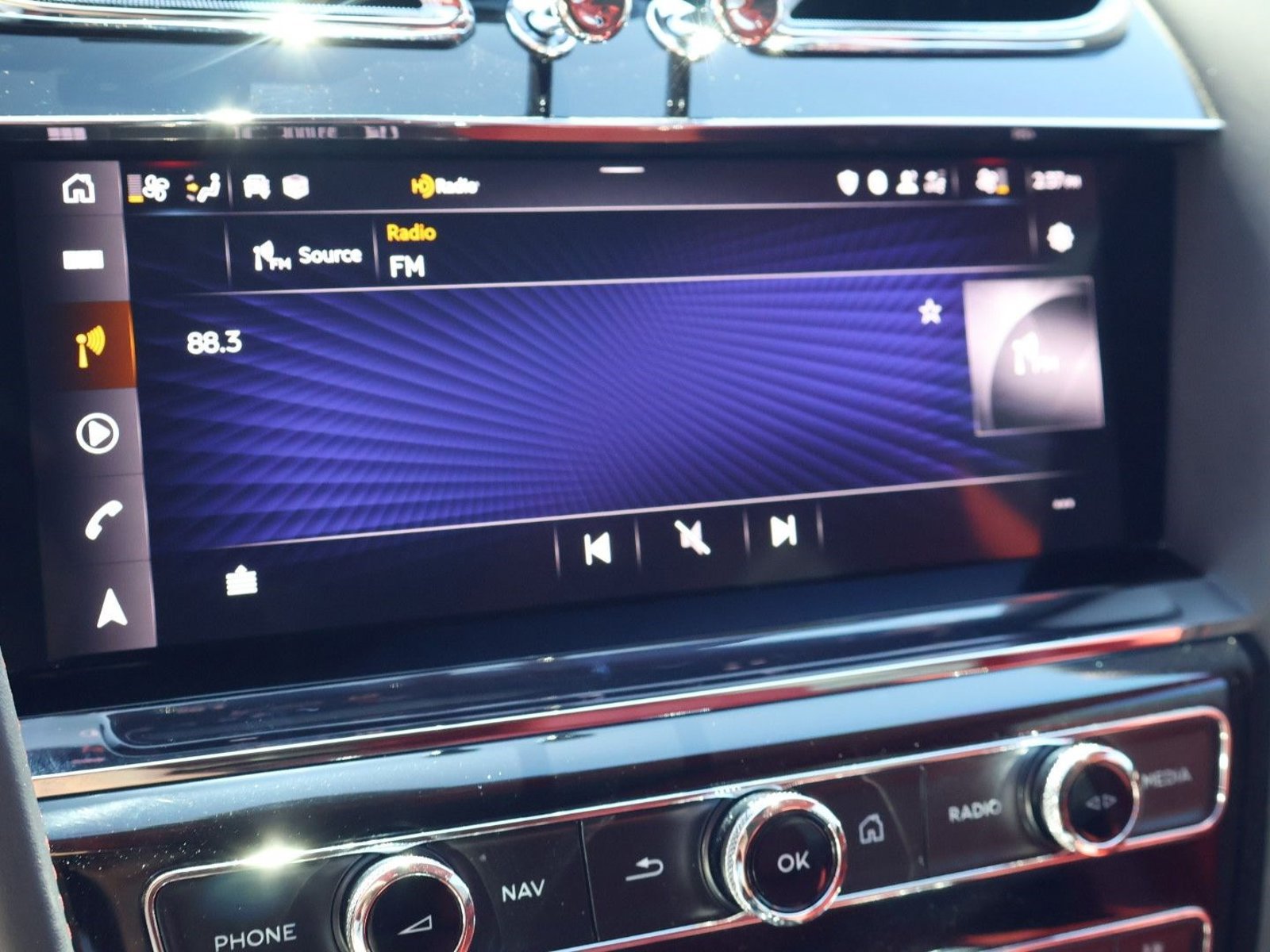 Certified 2023 Bentley Bentayga AWD/4WD image 17