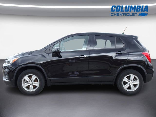 Used 2022 Chevrolet Trax LS w/ Tint and Cruise Package image 6