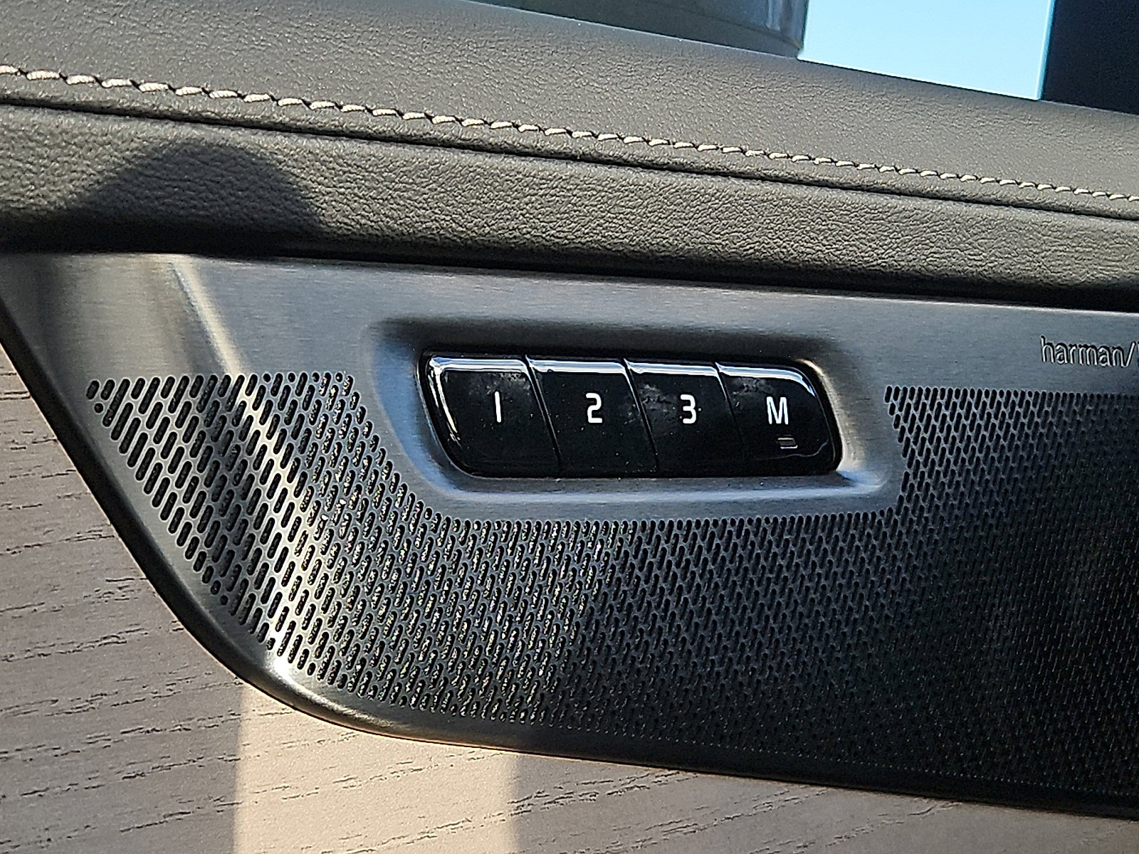 New 2026 Volvo XC90 B6 Plus w/ Protection Package Premier image 19