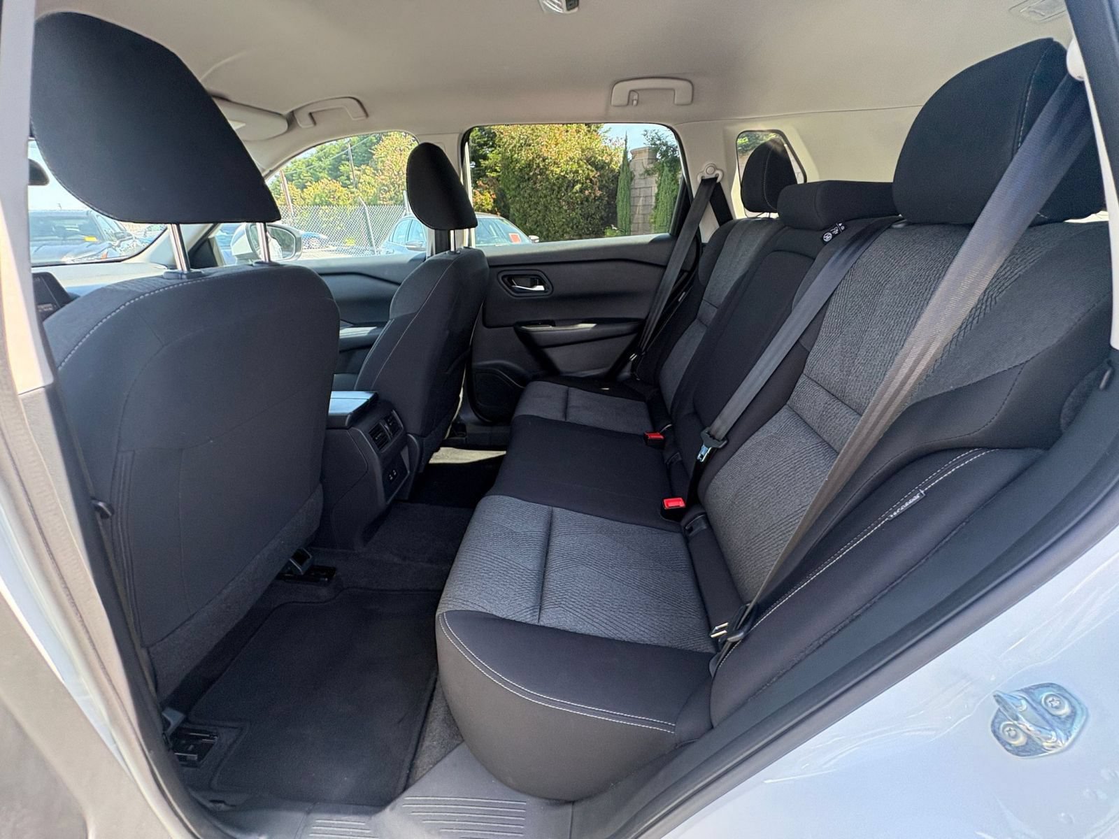 Used 2024 Nissan Rogue SV AWD/4WD image 28