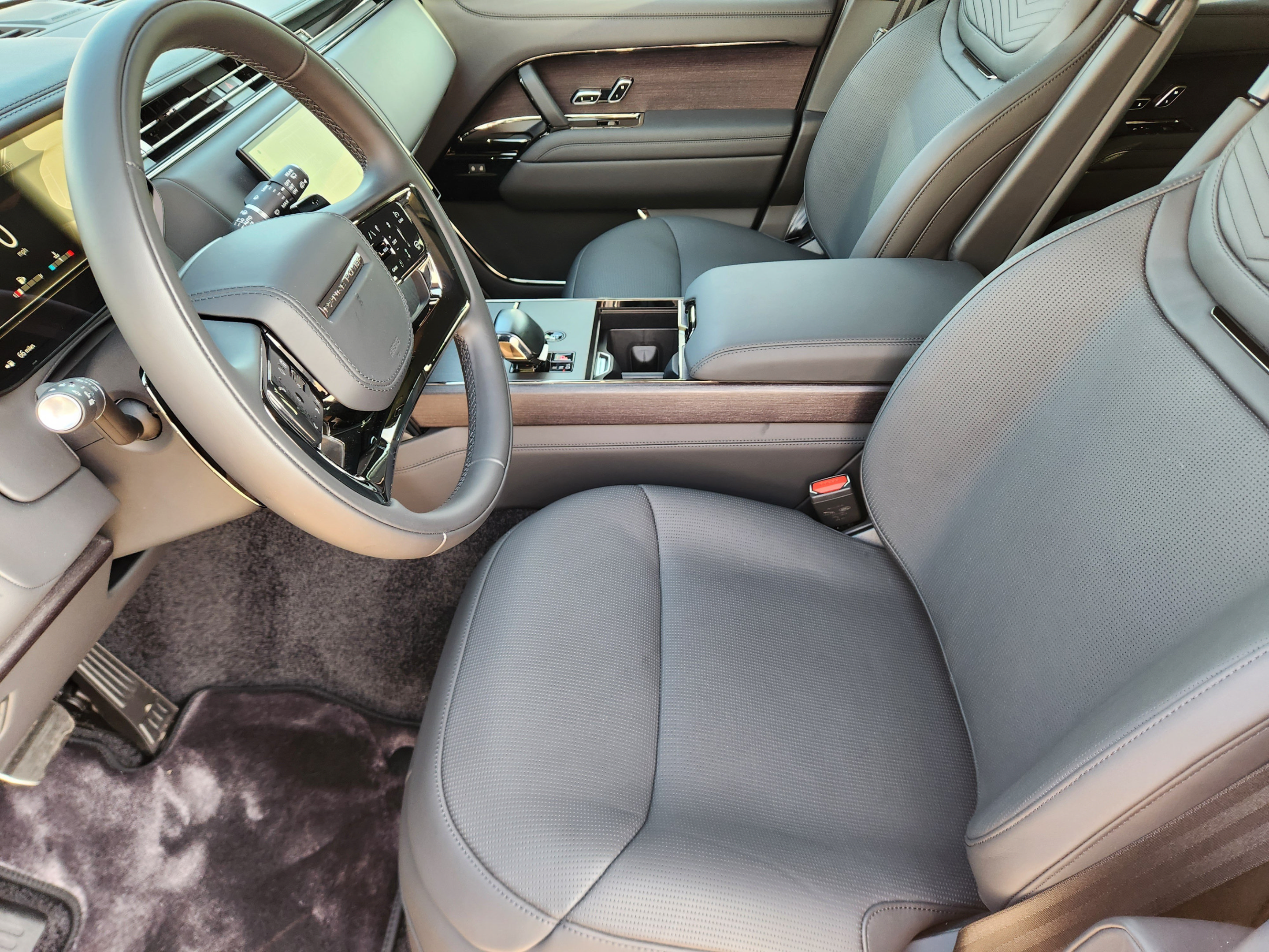 New 2026 Land Rover Range Rover SV AWD/4WD image 8