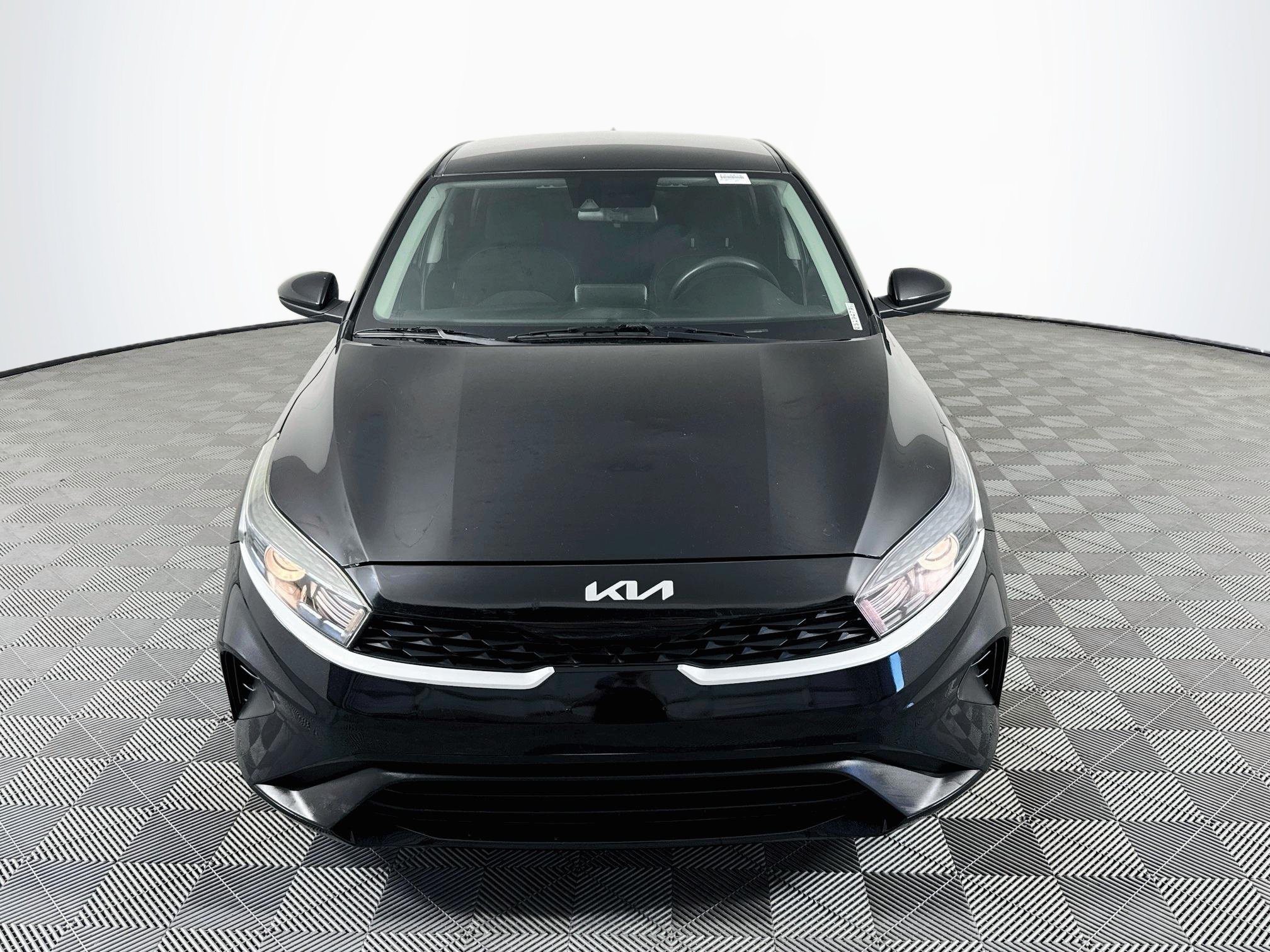 Used 2023 Kia Forte LXS FWD image 2