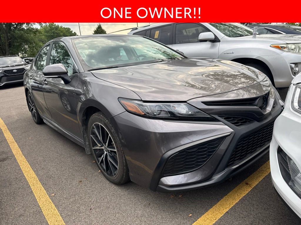 Used 2024 Toyota Camry SE AWD/4WD image 3