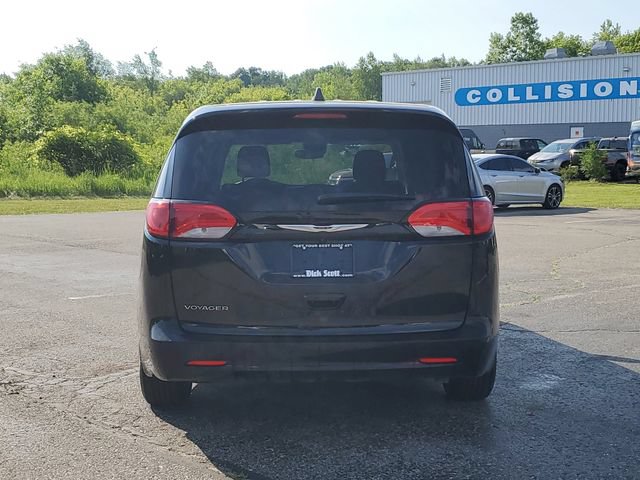 Used 2024 Chrysler Voyager LX FWD image 6