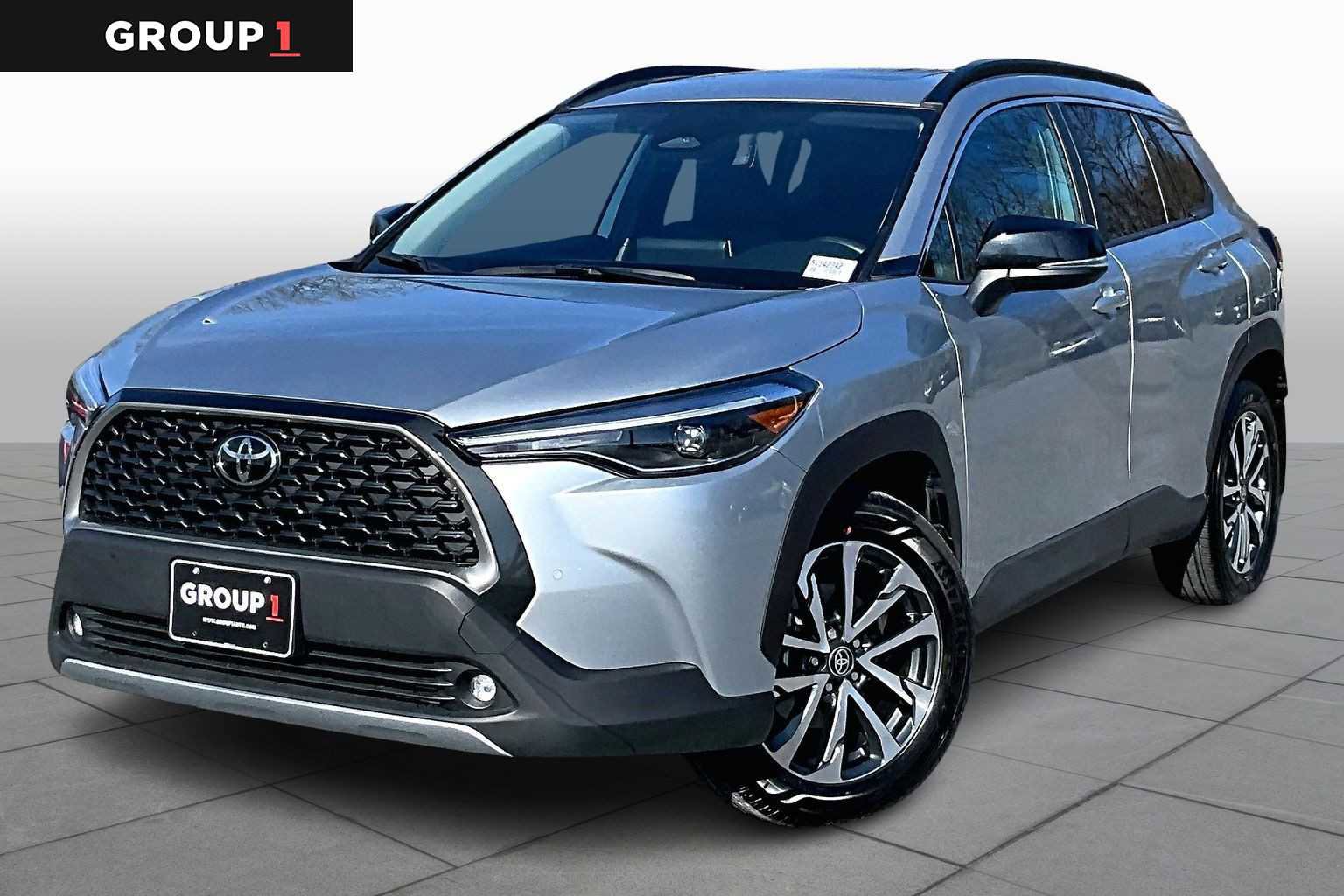 Used 2025 Toyota Corolla Cross XLE w/ Convenience Package image 1