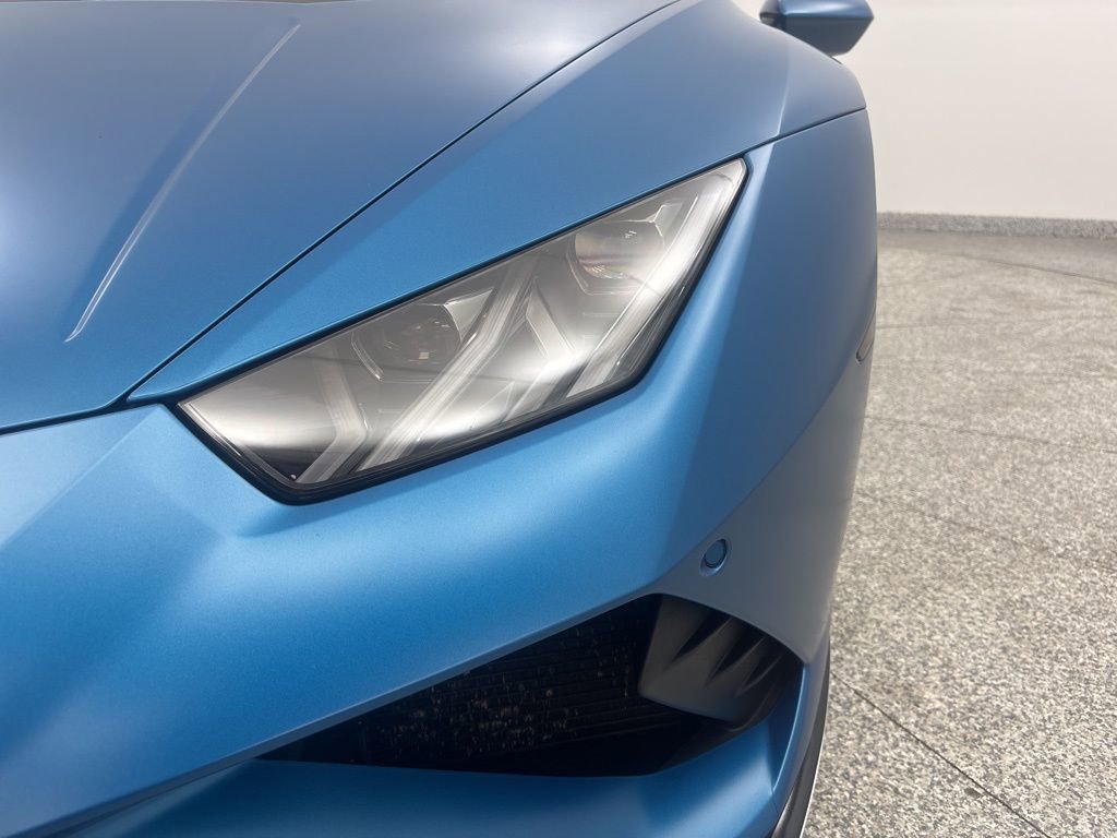 Used 2020 Lamborghini Huracan EVO RWD image 30