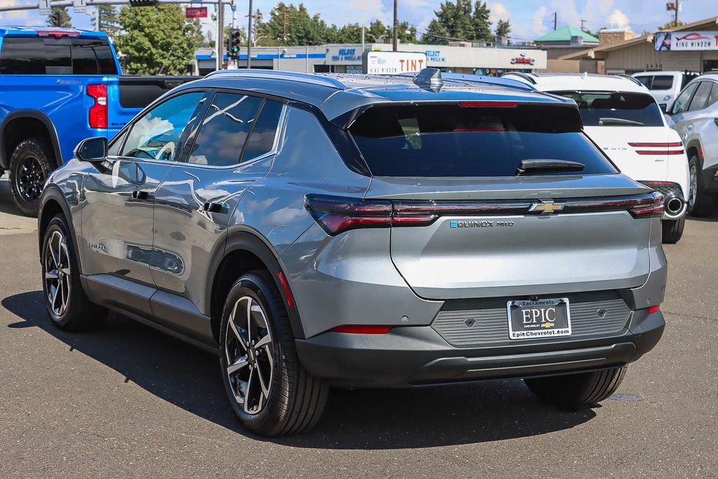 New 2026 Chevrolet Equinox EV LT image 2