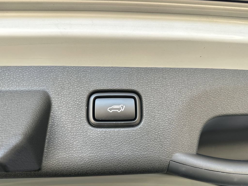 Used 2025 Kia Sportage SX image 34