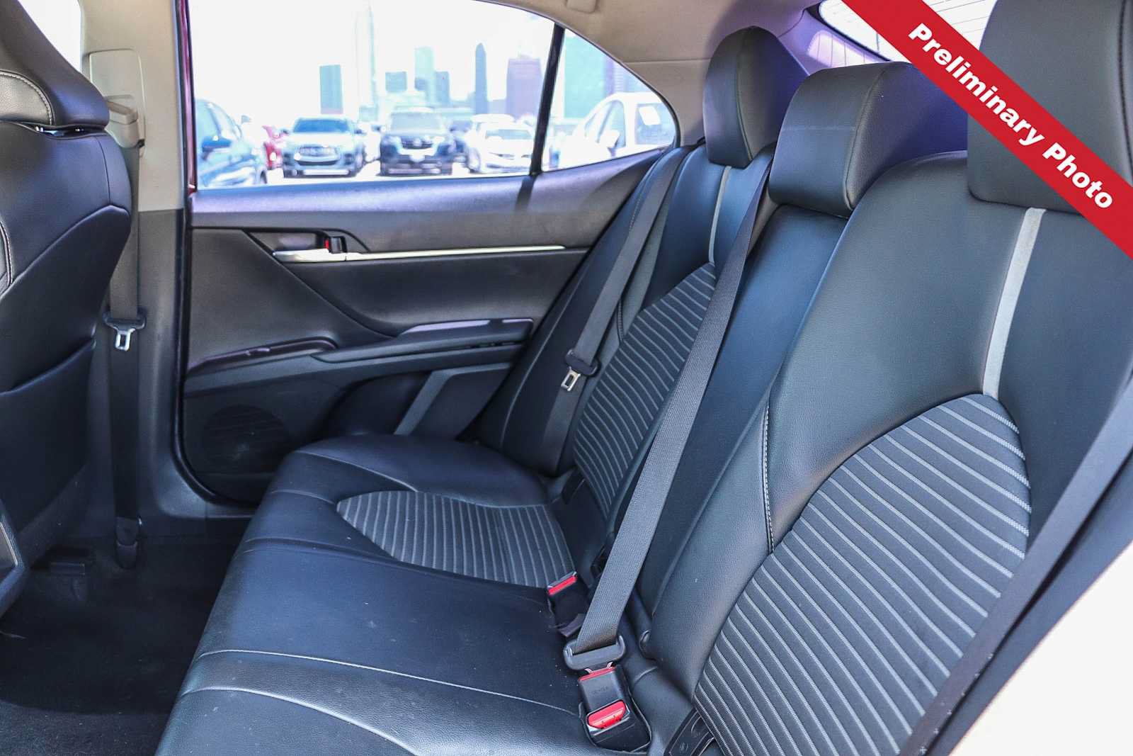 Used 2021 Toyota Camry SE FWD image 14