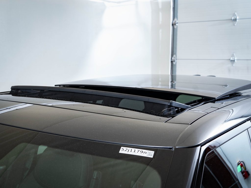 New 2025 Land Rover Range Rover SE image 14