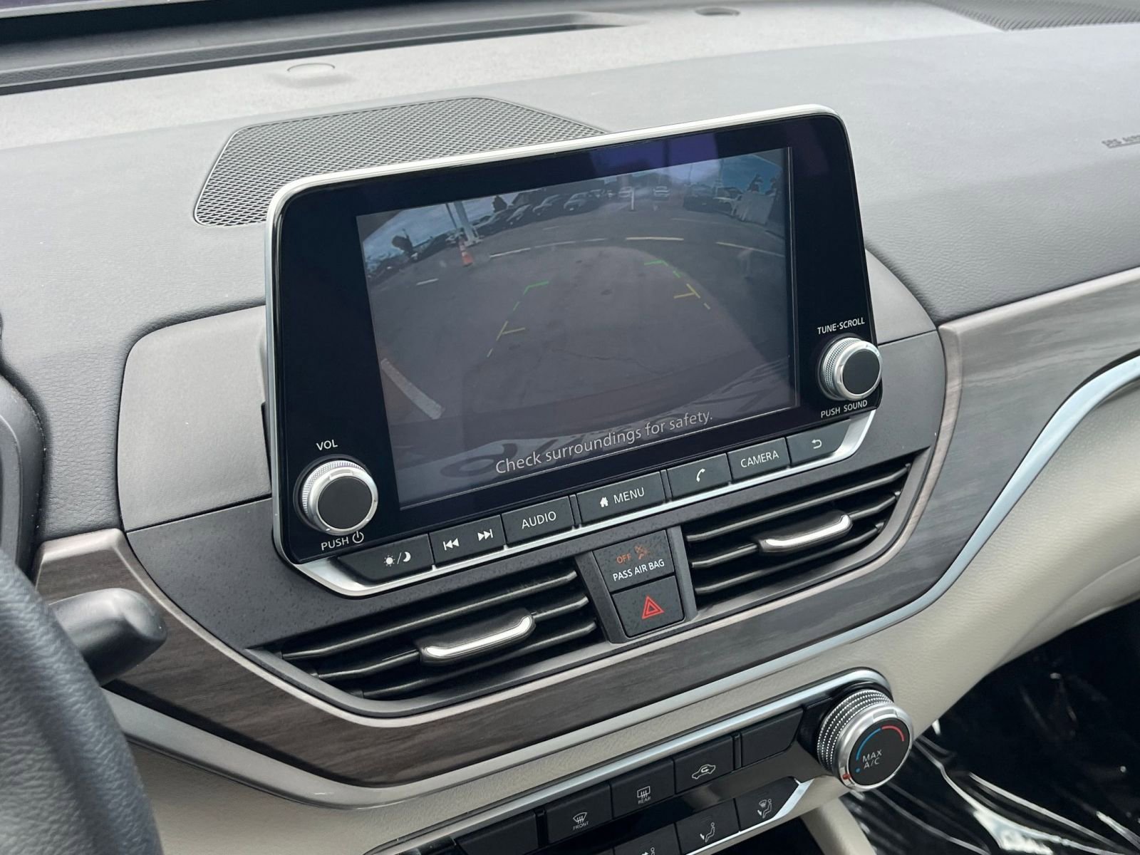 Used 2025 Nissan Altima 2.5 SV FWD image 24