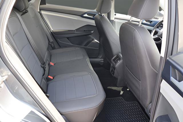 Certified 2024 Volkswagen Taos SE w/ Panoramic Sunroof Package FWD image 20