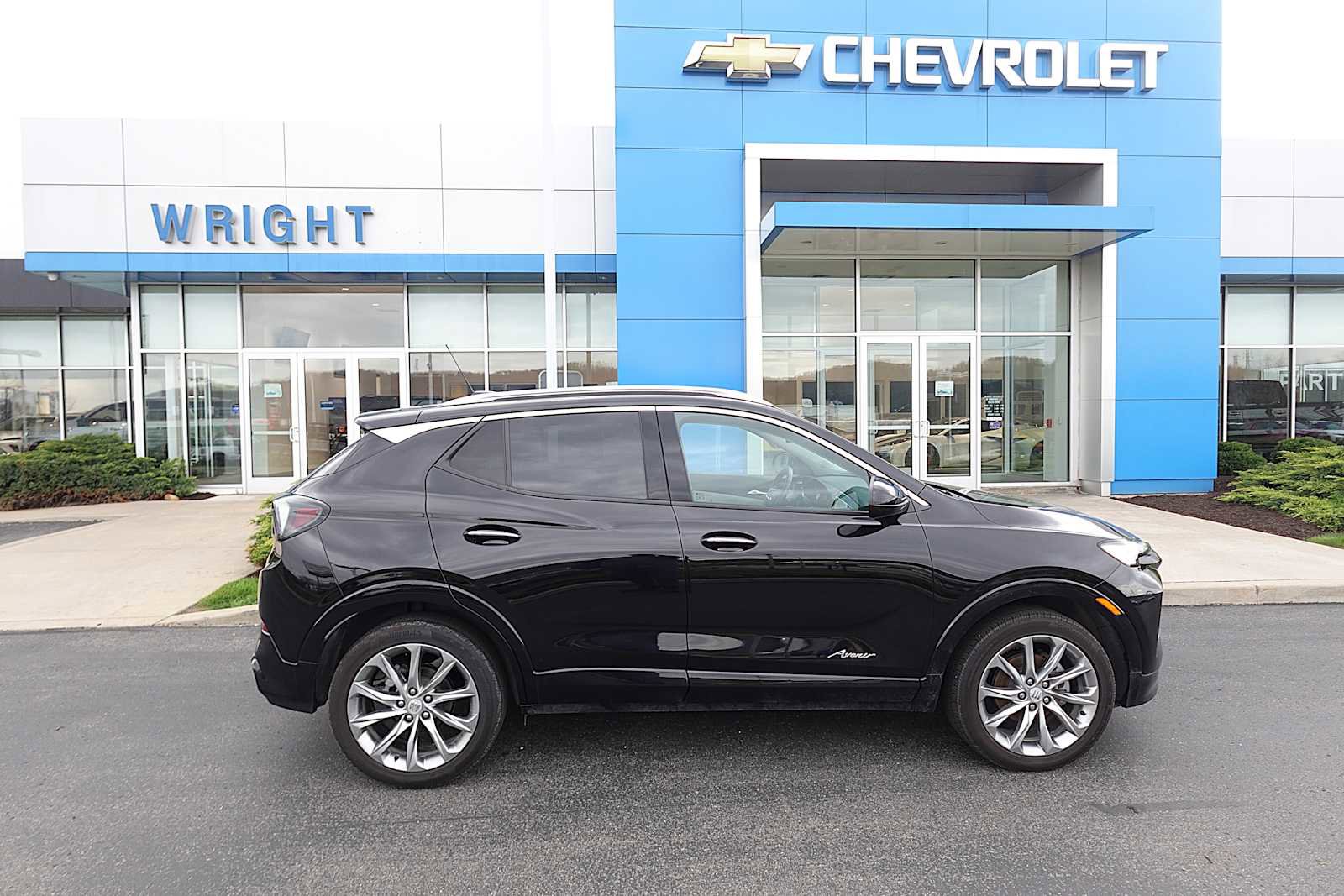 Used 2024 Buick Encore GX Avenir w/ Avenir Convenience Package image 2