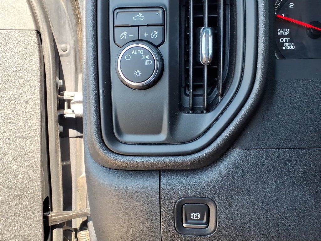 Used 2022 Chevrolet Silverado 1500 Custom w/ LPO, Dark Essentials Package RWD image 27