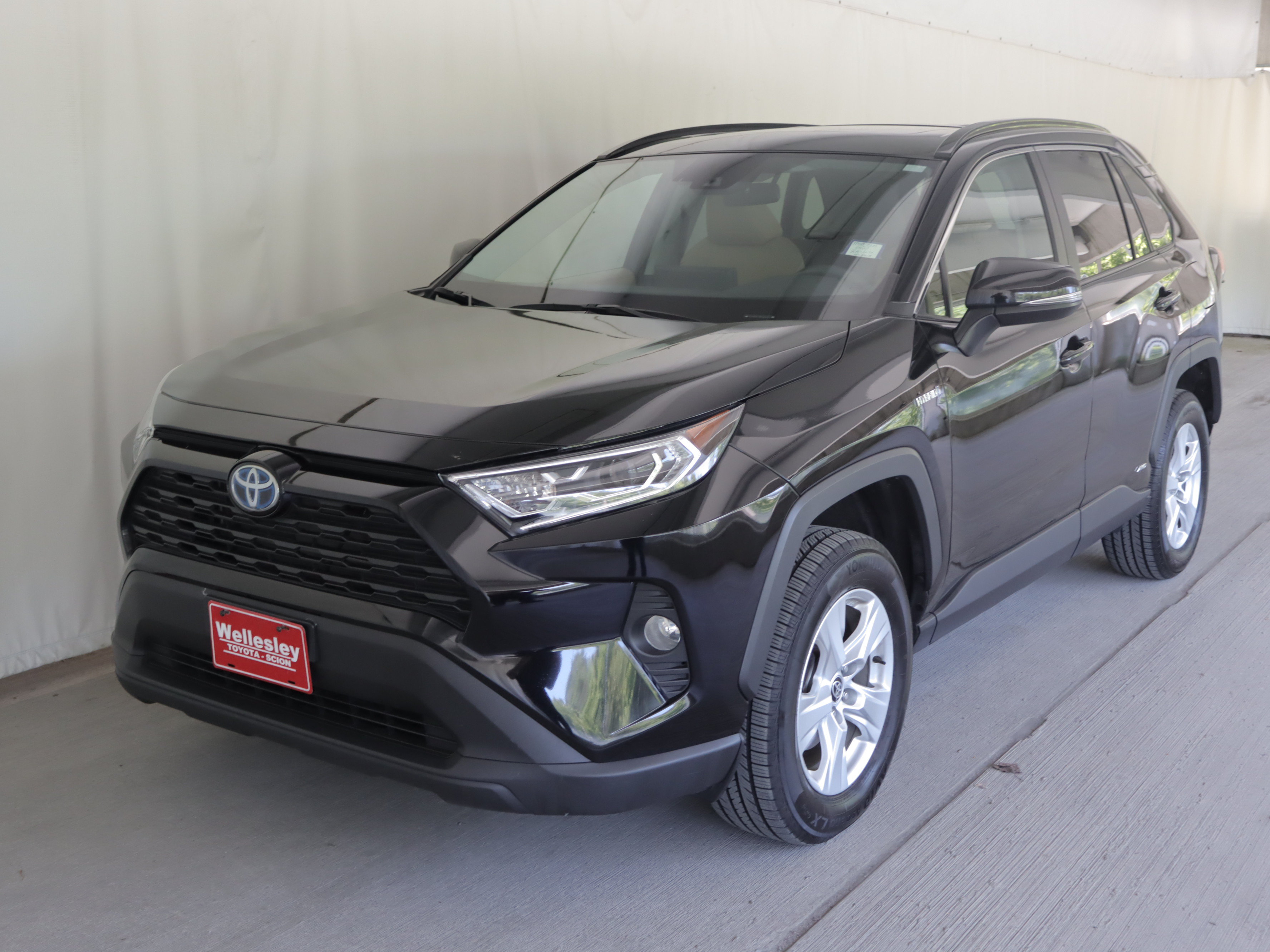 Used 2021 Toyota RAV4 XLE w/ Convenience Package AWD/4WD image 24