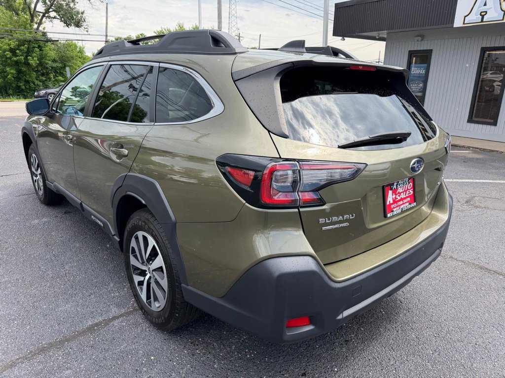 Used 2023 Subaru Outback Premium AWD/4WD image 6