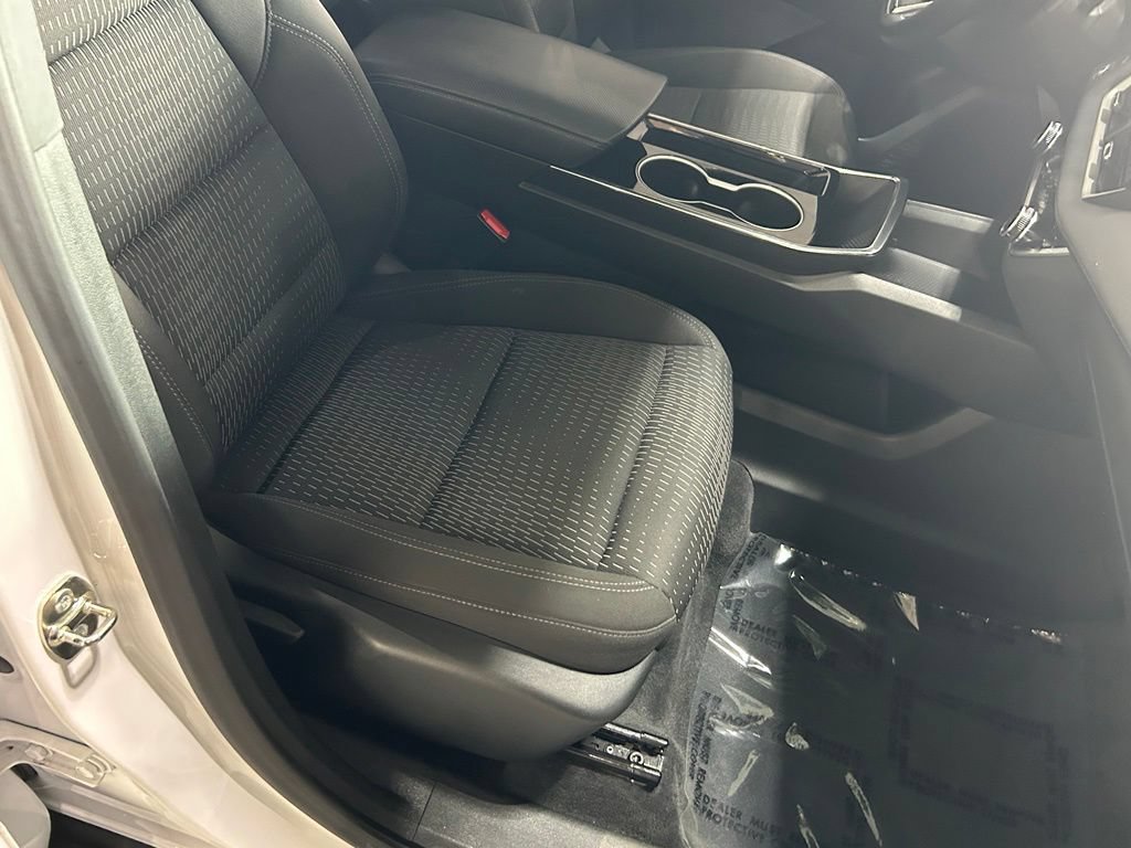 Used 2025 Chevrolet Equinox LT FWD image 34