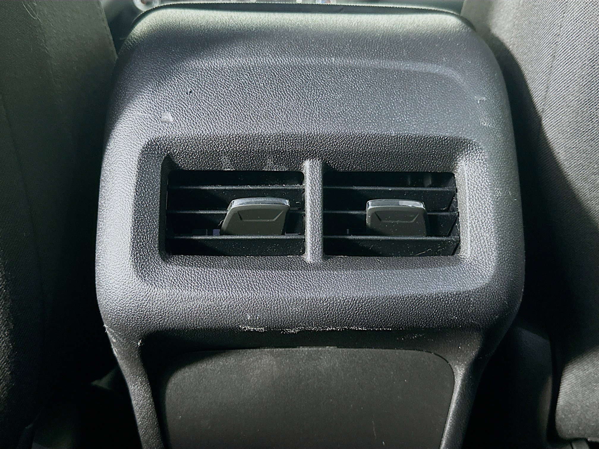 Used 2018 Chevrolet Equinox LT FWD image 25