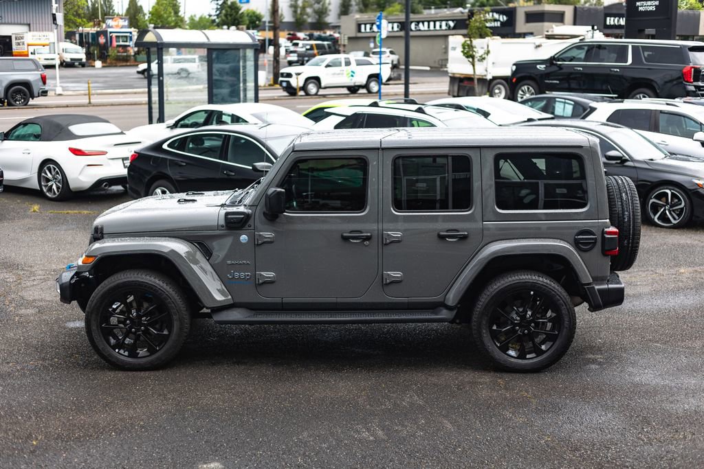 Used 2023 Jeep Wrangler Unlimited Sahara AWD/4WD image 12