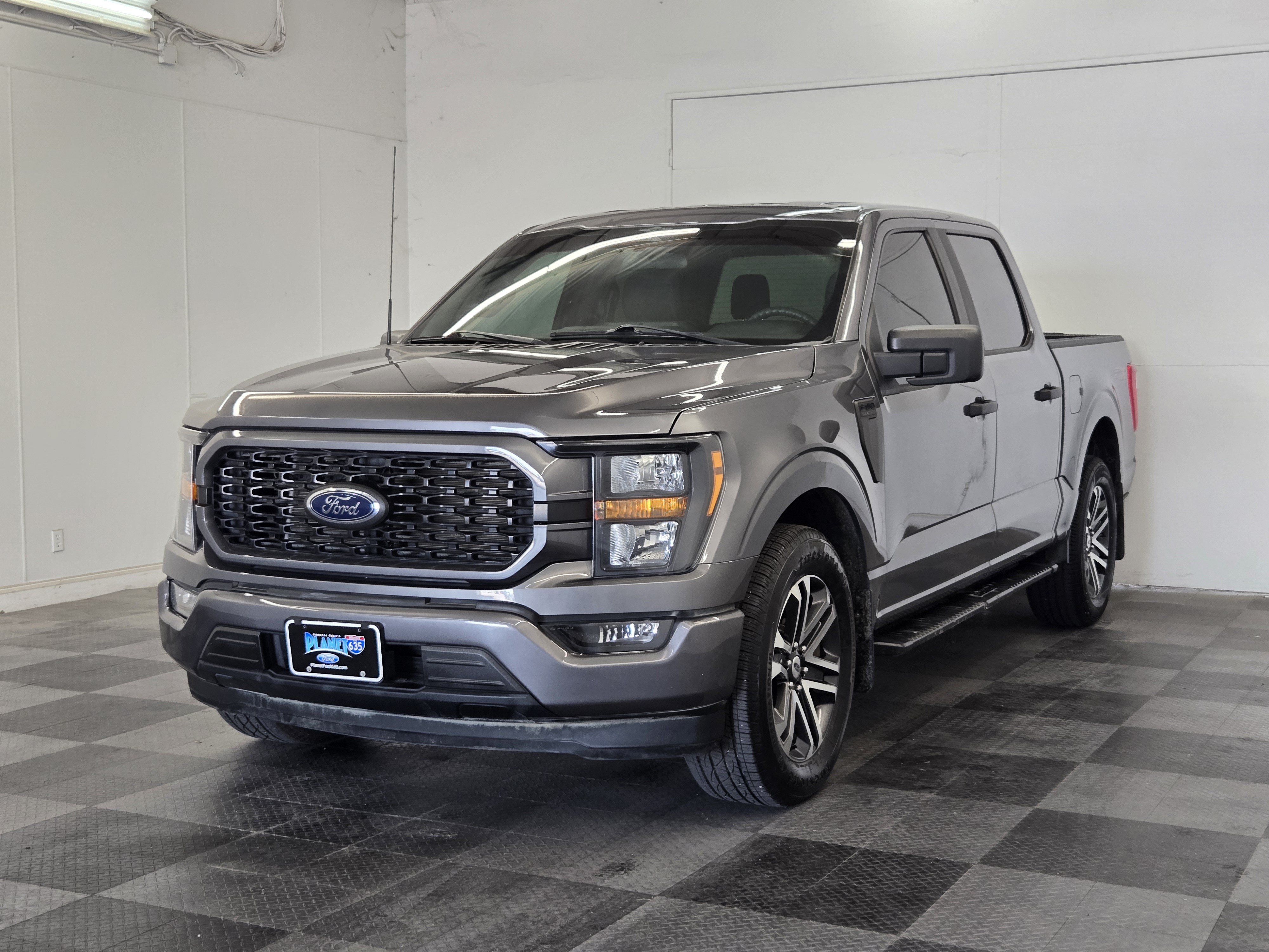 Certified 2023 Ford F150 XL w/ STX Appearance Package RWD image 4
