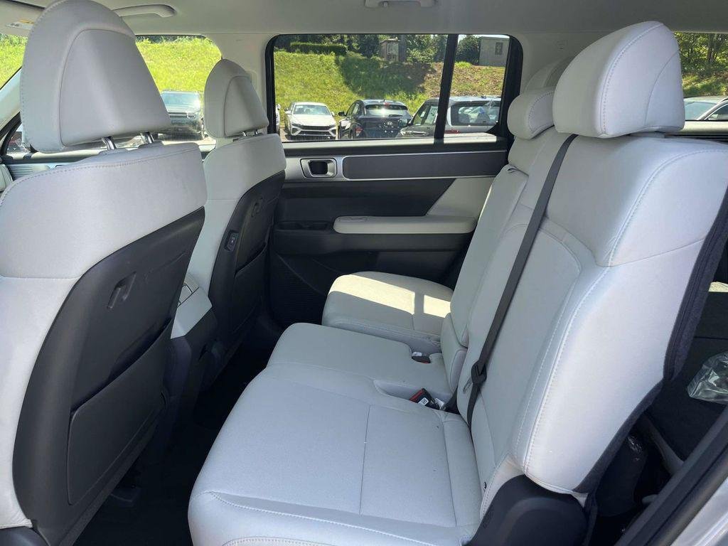 New 2027 Hyundai Santa Fe SE FWD image 36