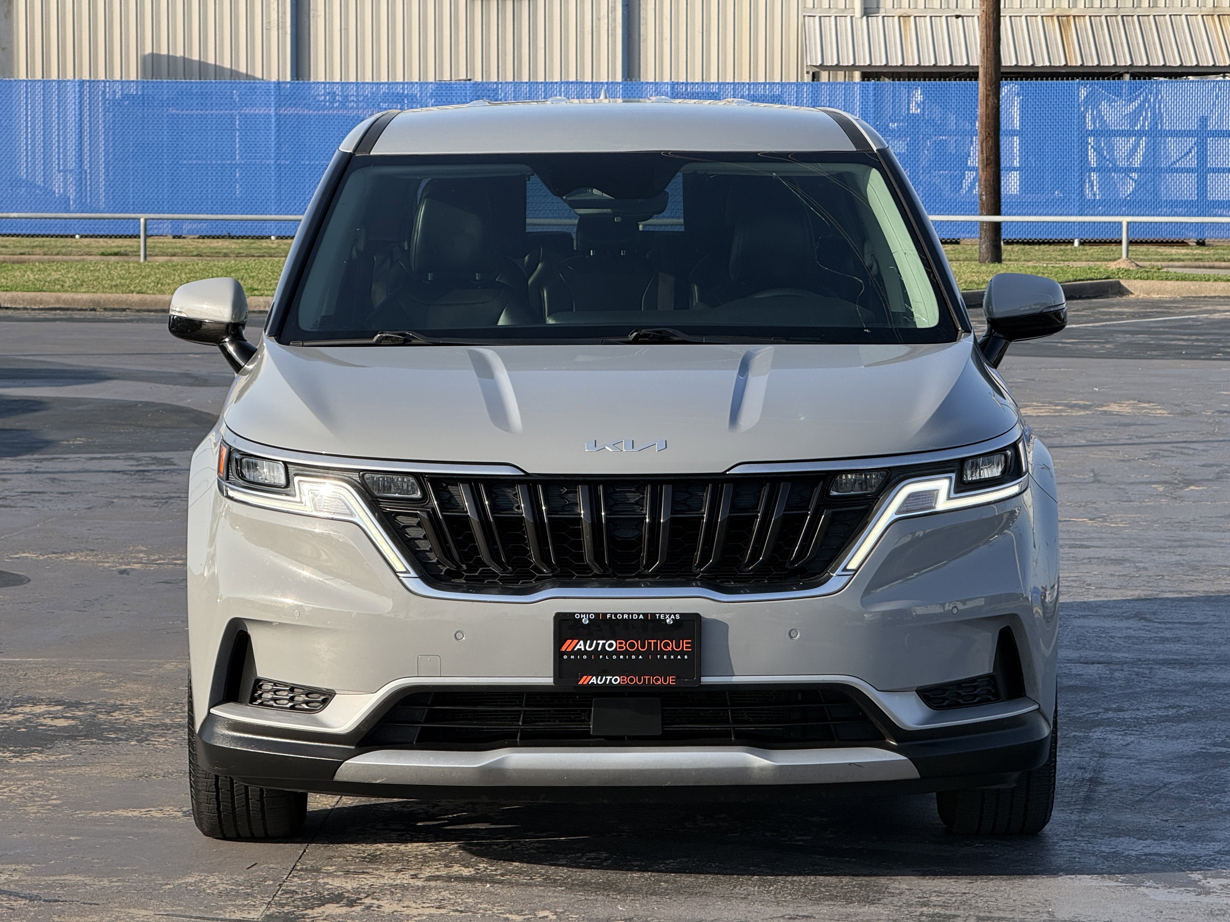 Used 2022 Kia Carnival EX image 7