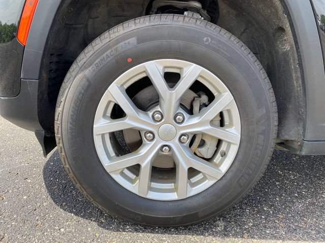 Used 2023 Jeep Grand Cherokee Limited AWD/4WD image 23