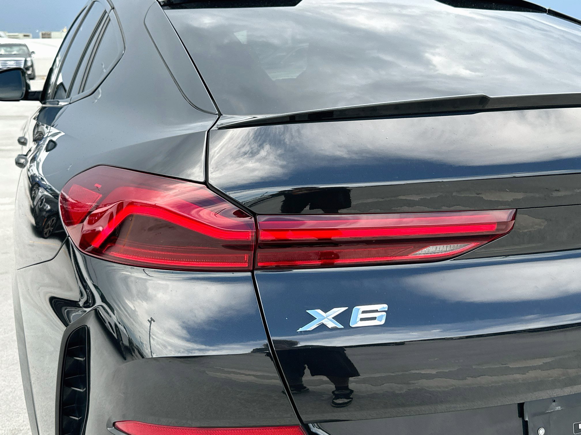 Used 2023 BMW X6 xDrive40i w/ M Sport Package AWD/4WD image 32