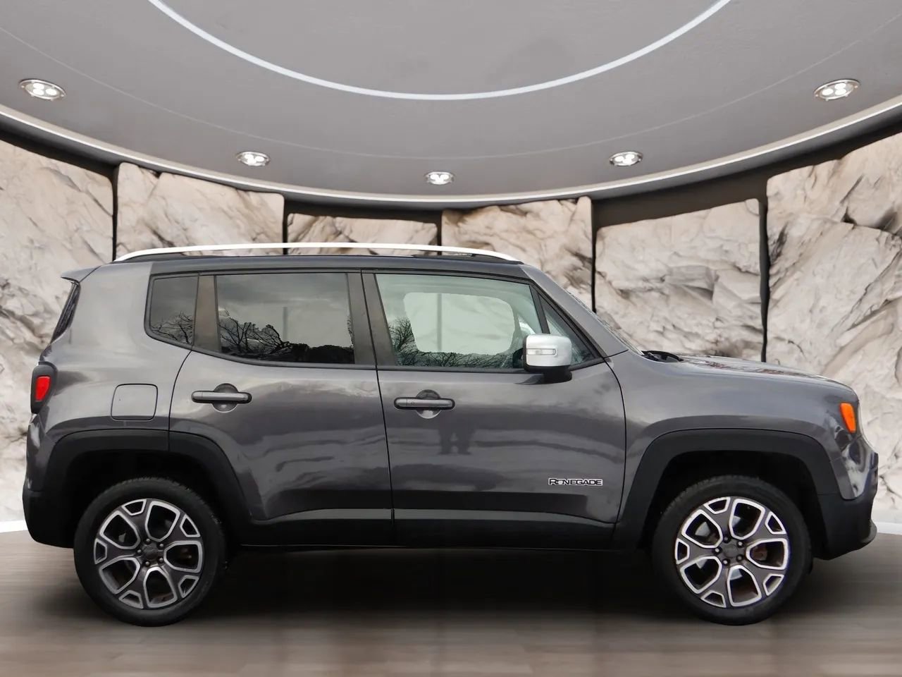 Used 2016 Jeep Renegade Limited AWD/4WD image 5