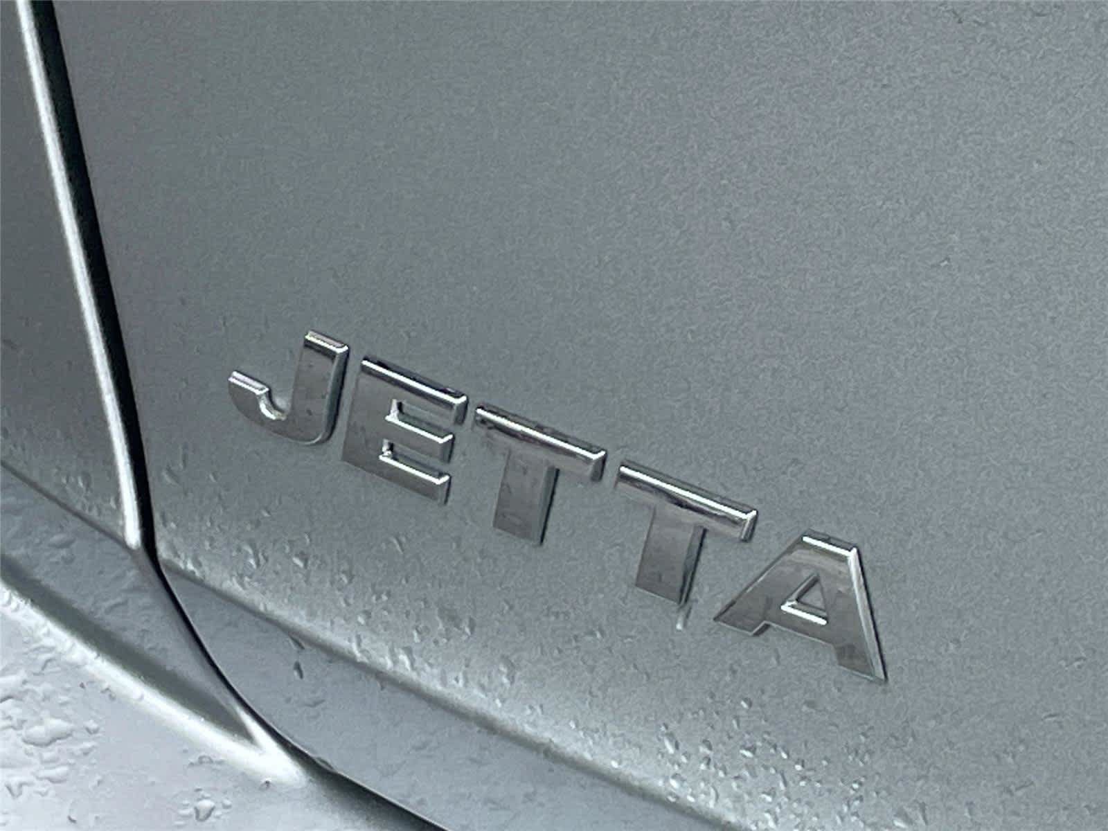 Used 2020 Volkswagen Jetta SE w/ SE Cold Weather Package FWD image 10