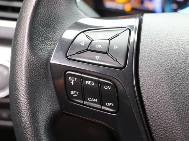 Used 2017 Ford Explorer XLT w/ Equipment Group 202A AWD/4WD image 27