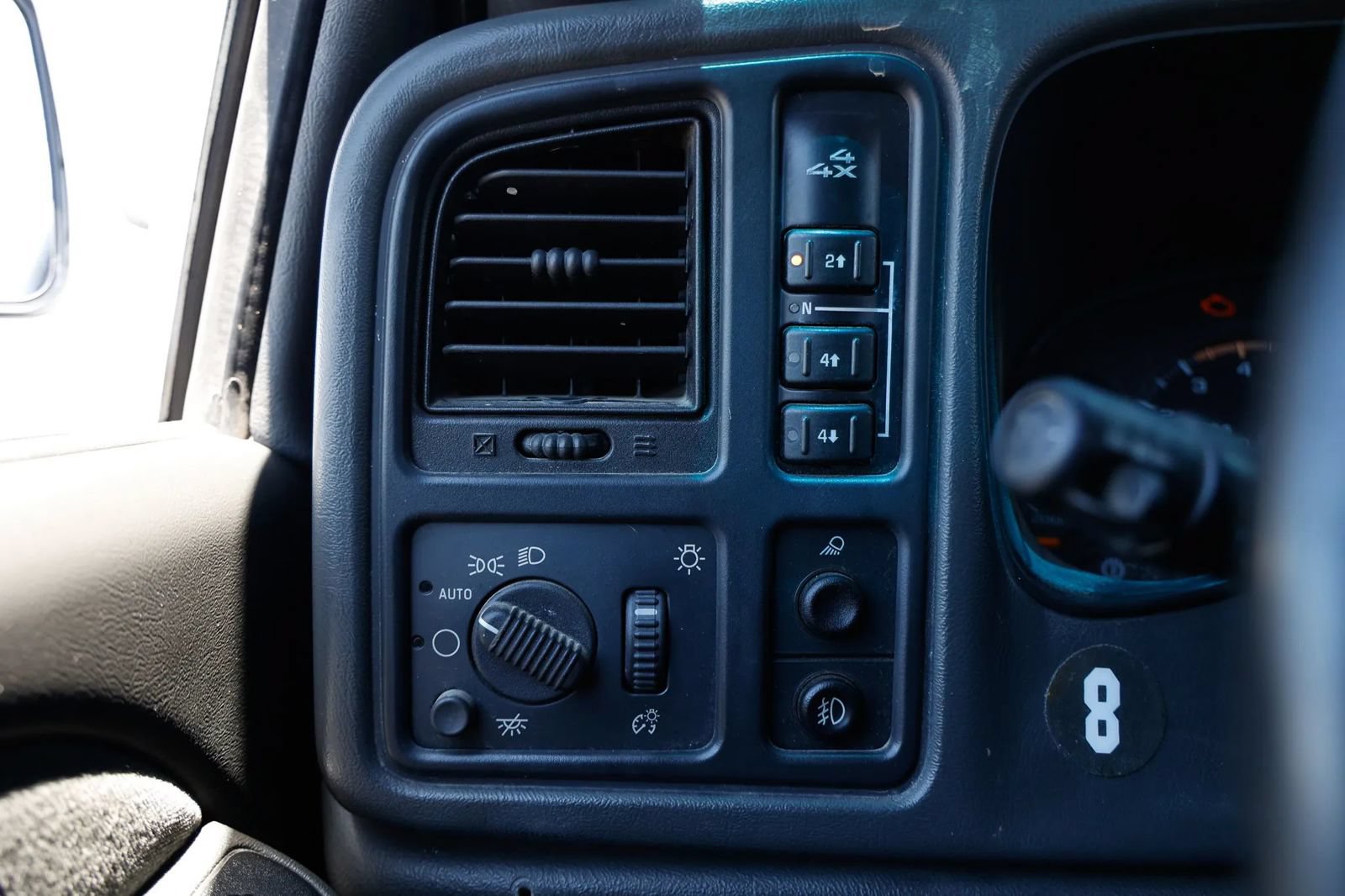 Used 2003 Chevrolet Silverado 2500 LT AWD/4WD image 27