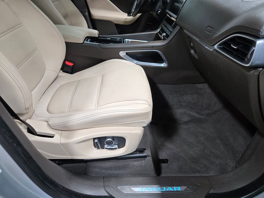 Used 2020 Jaguar F-PACE Prestige AWD/4WD image 55