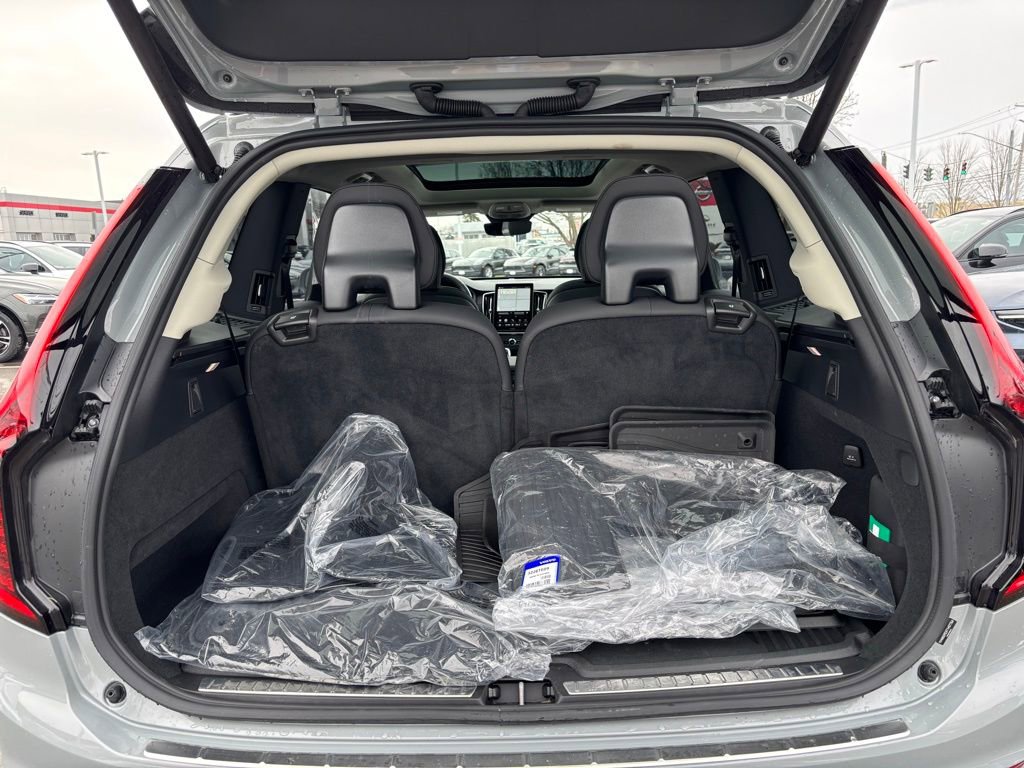 Certified 2026 Volvo XC90 B6 Plus w/ Protection Package Premier image 27