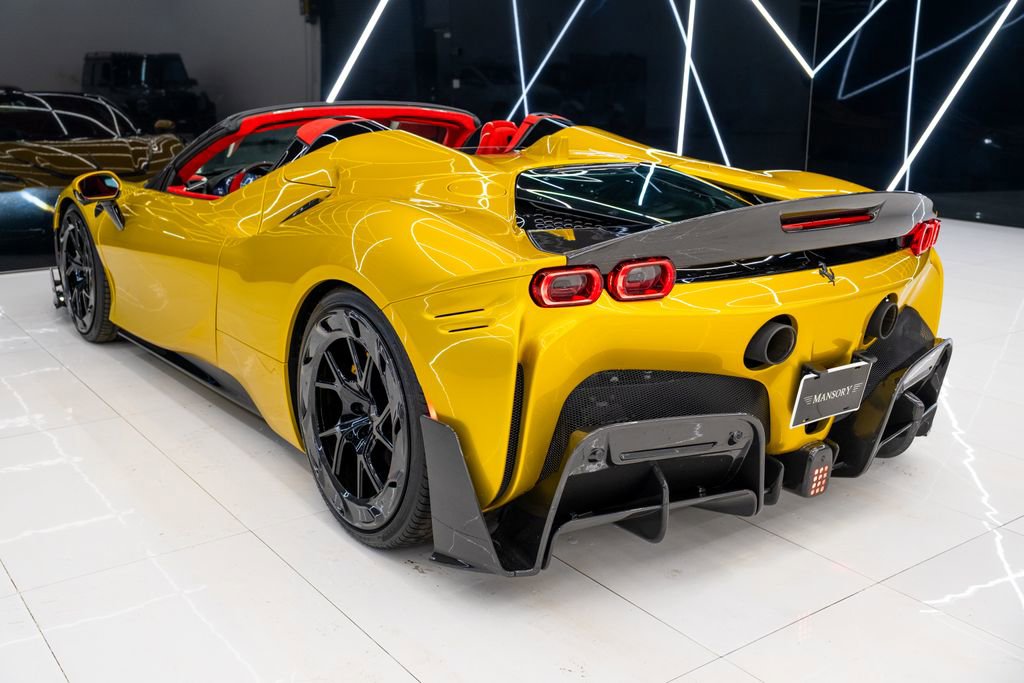 Used 2022 Ferrari SF90 Spider image 22