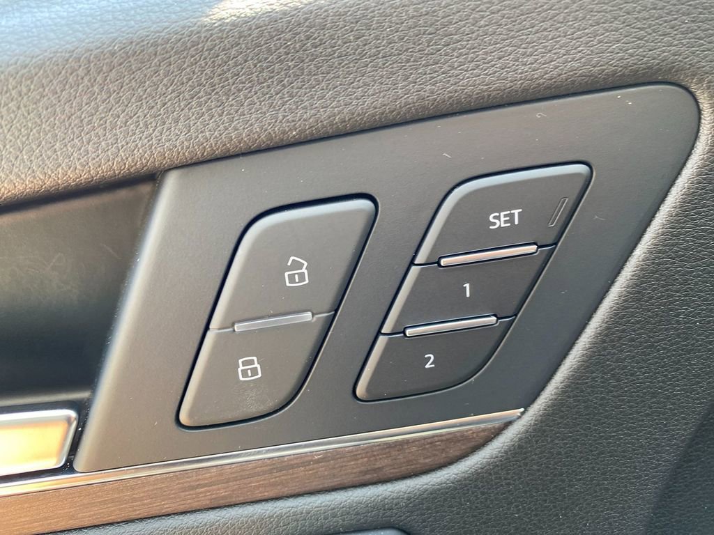 Used 2021 Audi Q5 Prestige w/ Prestige Package image 34
