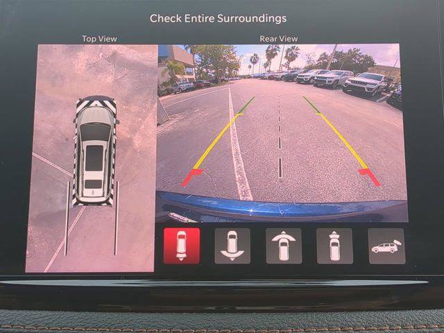 Certified 2025 Chrysler Pacifica Pinnacle w/ Trailer Tow Group FWD image 25