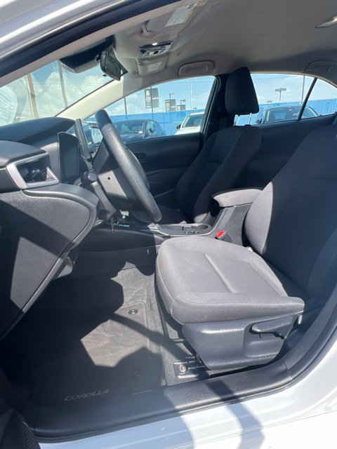 Used 2025 Toyota Corolla LE FWD image 26