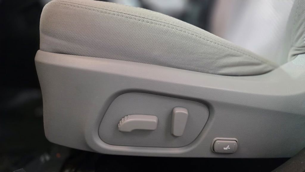 Used 2015 Subaru Forester 2.5i Premium w/ All-Weather Package image 18