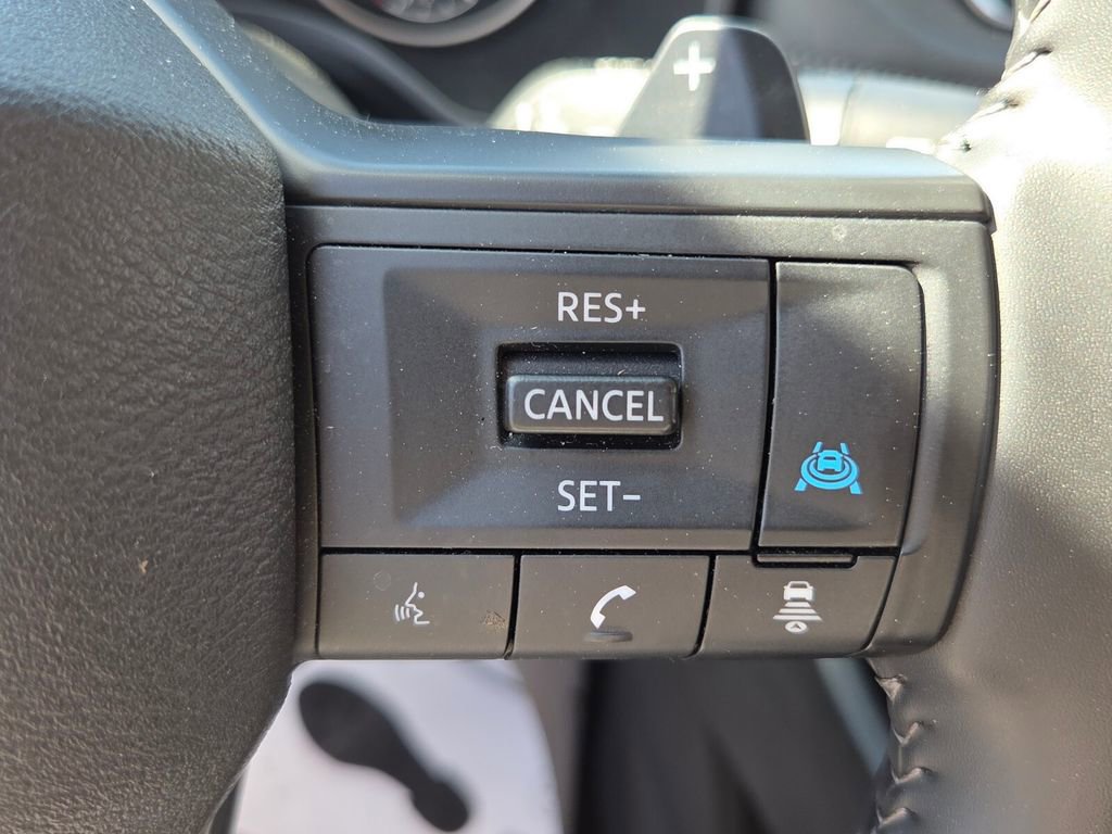 Used 2025 Nissan Rogue SV image 22