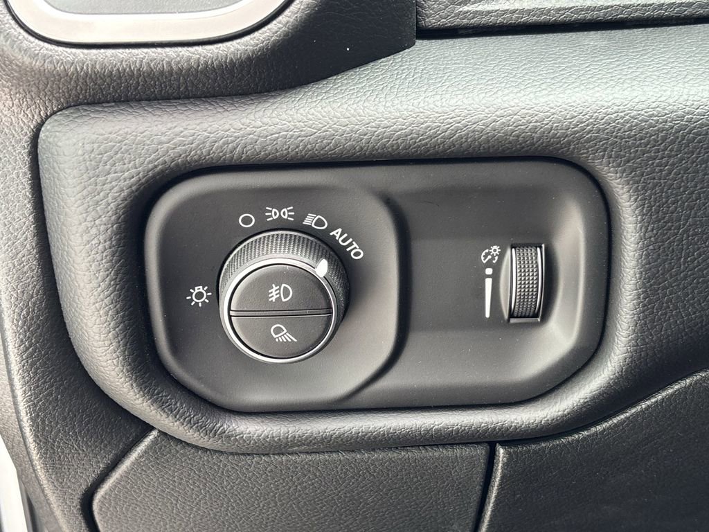 New 2026 RAM 3500 Big Horn AWD/4WD image 21