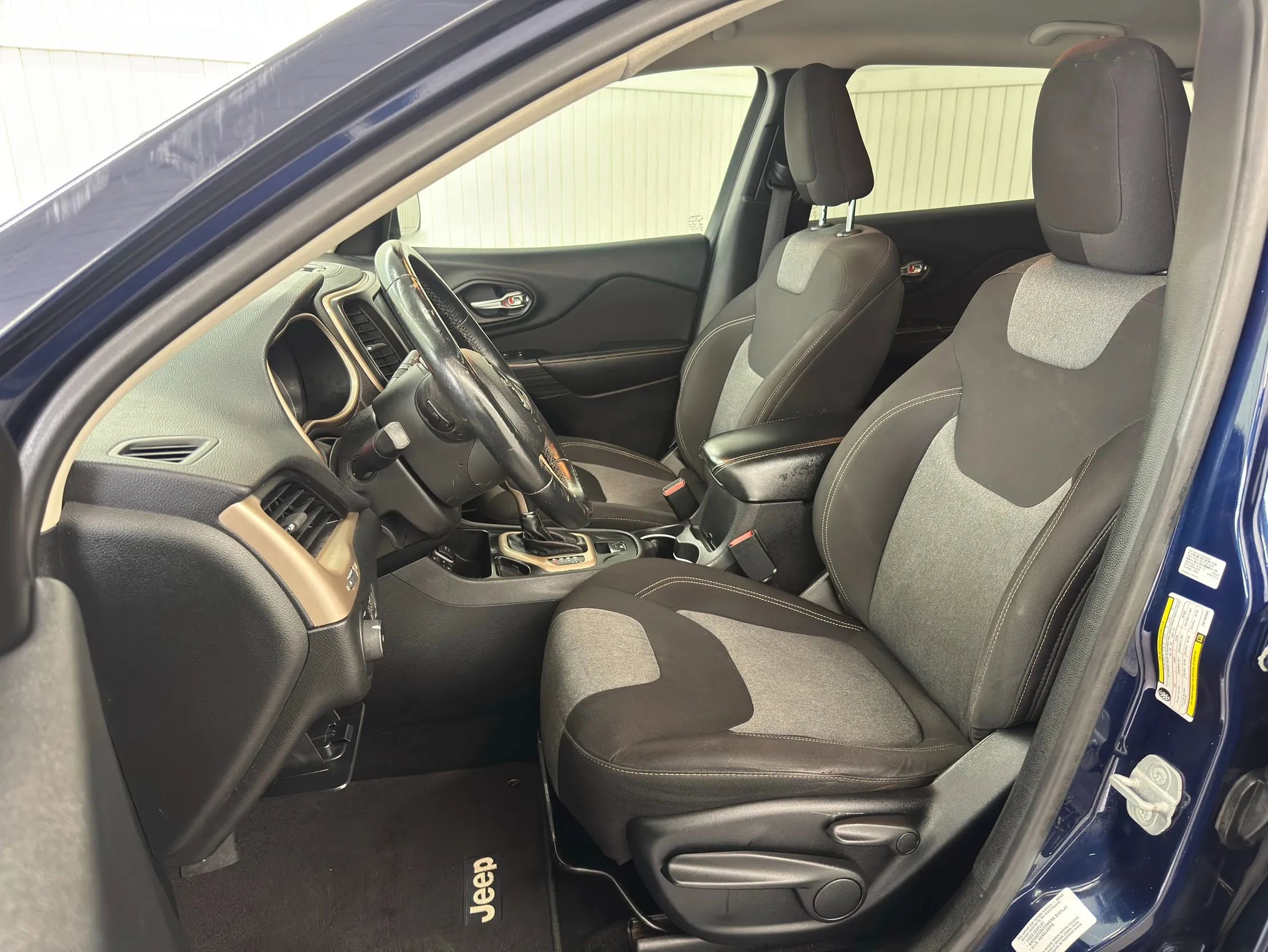 Used 2014 Jeep Cherokee Latitude w/ Trailer Tow Group image 9