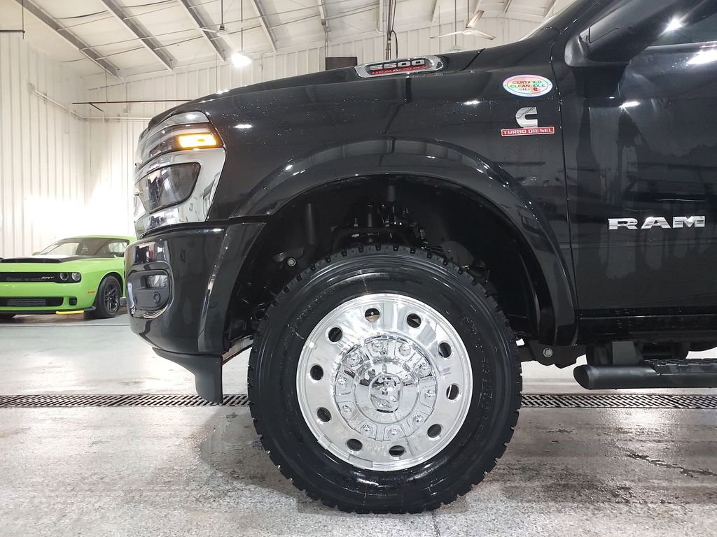 New 2026 RAM 5500 Tradesman w/ Laramie Trim Package image 16