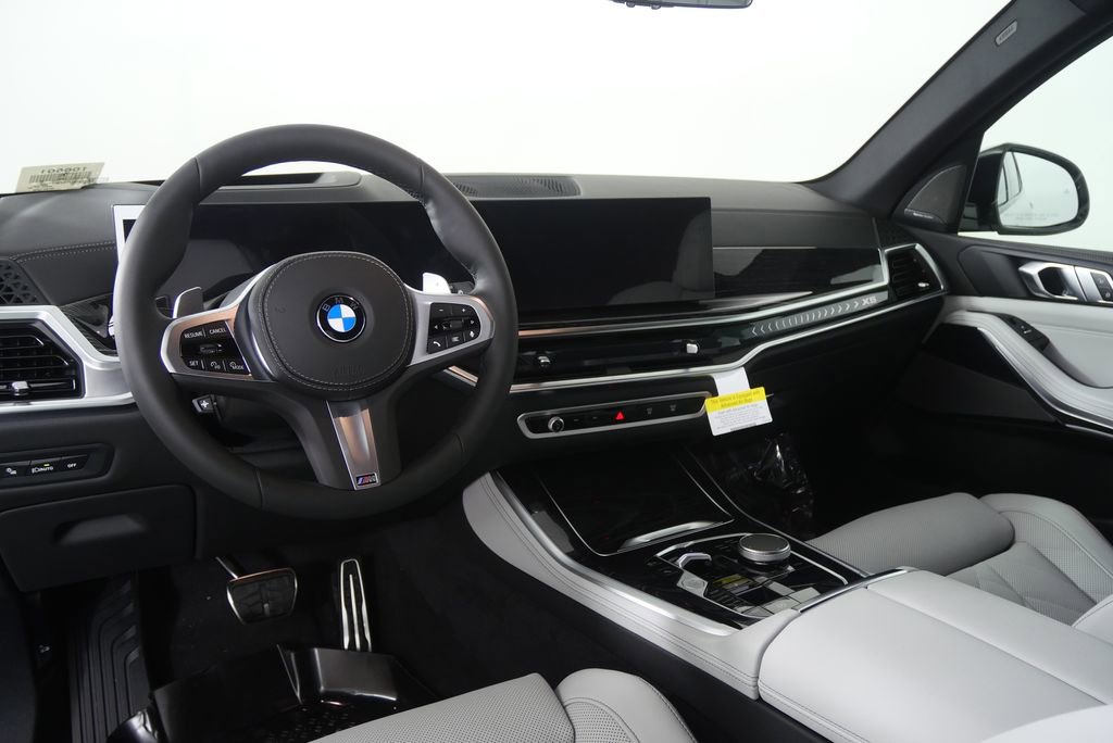 New 2026 BMW X5 xDrive40i w/ M Sport Package AWD/4WD image 17