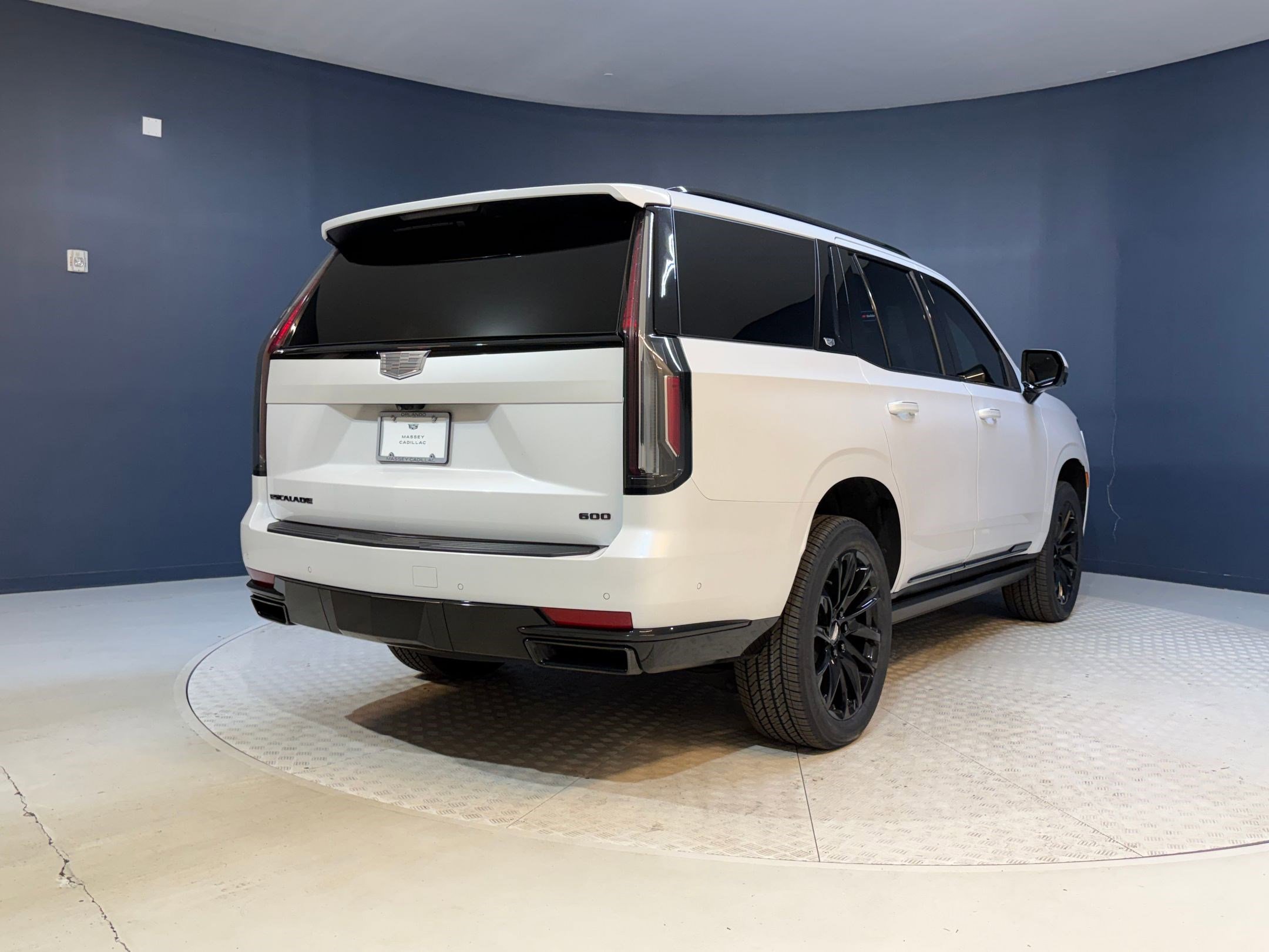 Certified 2024 Cadillac Escalade Sport Platinum w/ LPO, ONYX Package image 9