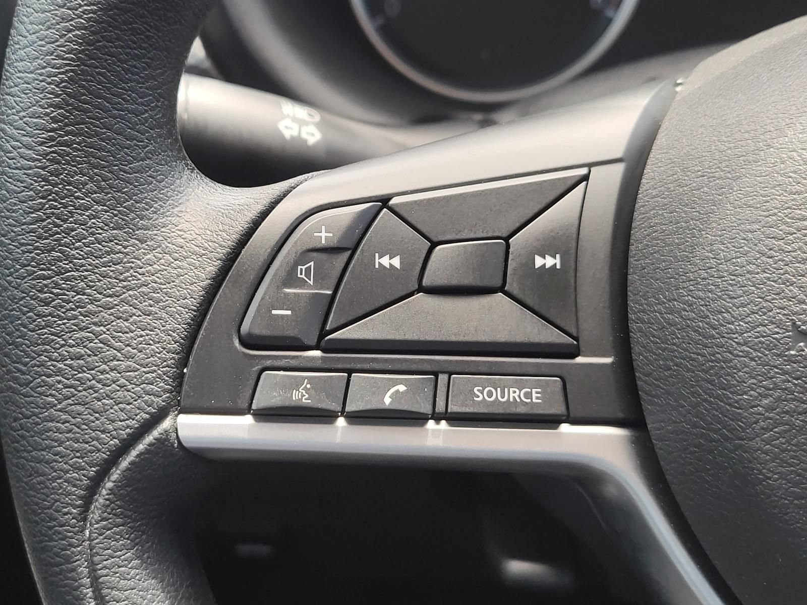Used 2020 Nissan Kicks S FWD image 27